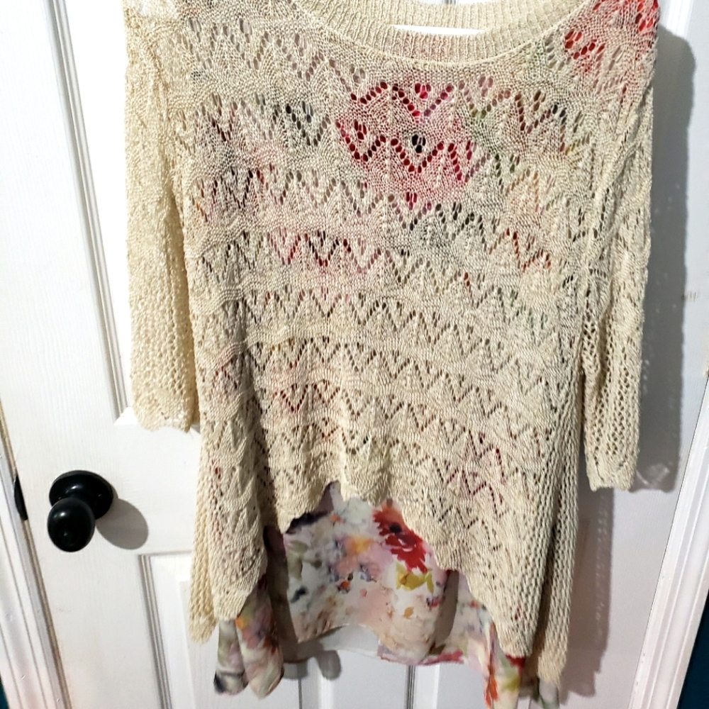 Lightweight sweater blouse